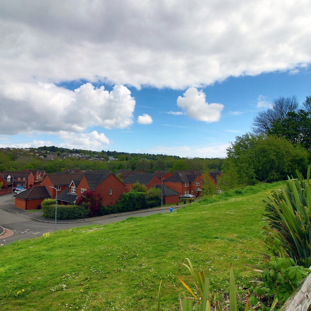 What a view, calm and relaxing scenery at Viaduct House!
The backyard is really big too, perfect for a group of family/friends

Check it out now! Click here to view photos and a house tour!
bit.ly/3waRlyB