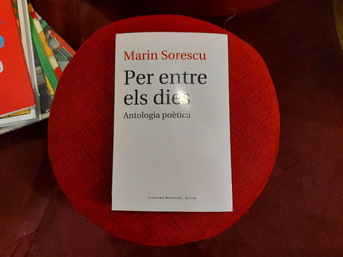 Bon dia des del #Poblenou! A la pissarra Marin Sorescu traduït per @CorinaOproae i @xavixubdn a @LleonardEditor