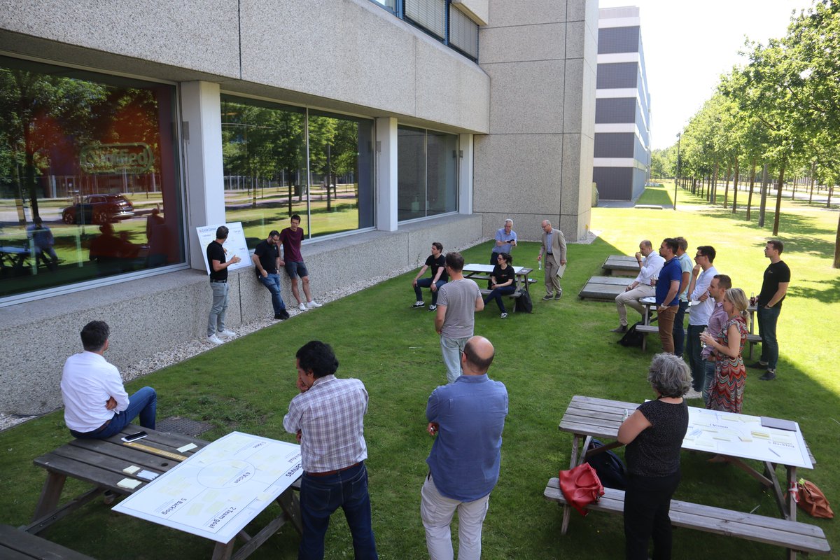 AIInnoCenter's tweet photo. Yesterday a large group of AI-enthusiasts joined us to define the Circle goals. Such a great vibe and energy! Do you want to be part of the AI Leadership forum and shape the future of #ArtificialInteligence in @Brainport_ehv @hightechcampus? Register here: https://t.co/pqSWp1Tr8r https://t.co/77lFyCzp4Q