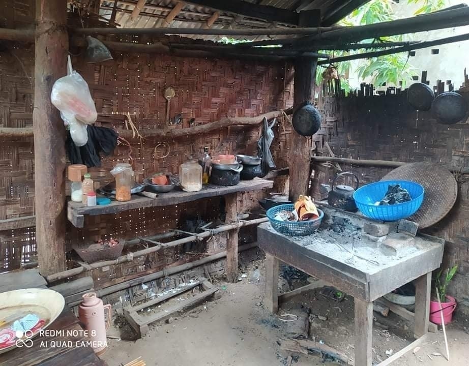 MilkTeaMM_MTAM's tweet photo. On 14 June, Junta terrorists stormed Taungdwin Chaung in #Mingin Township and destroyed public property and stole large amounts of valuables and money. They also beat 4 car drivers from Mye Ni village and stole 350,000 kyat.
#June15Coup
#WhatsHappeningInMyanmar
#MilkTeaAlliance https://t.co/eMvvo6Puyx