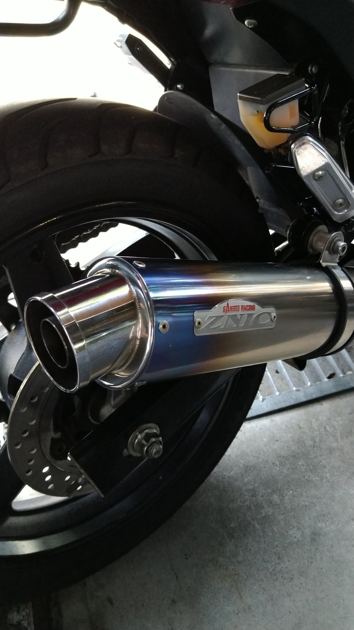 Surface かっこいいgsr250入荷しましたよぉ お問い合わせお待ちしております バイク女子 バイク乗りと繋がりたい スタッフ募集 鈴菌 赤色が好き バイク初心者 T Co Lbvbqgsjcf Twitter