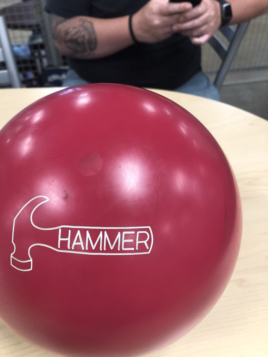 FloppyPENGuinn's tweet photo. Someone gave me this original Pink Hammer today as a trade for an old Storm Super Natural that I had laying around that was fully plugged (had like 30 games on it).

I’m SHOCKED! This is in great condition and weighs 15 pounds! This is an absolute gem. Love it #NotResin #FAB https://t.co/HoWrcPvzkT