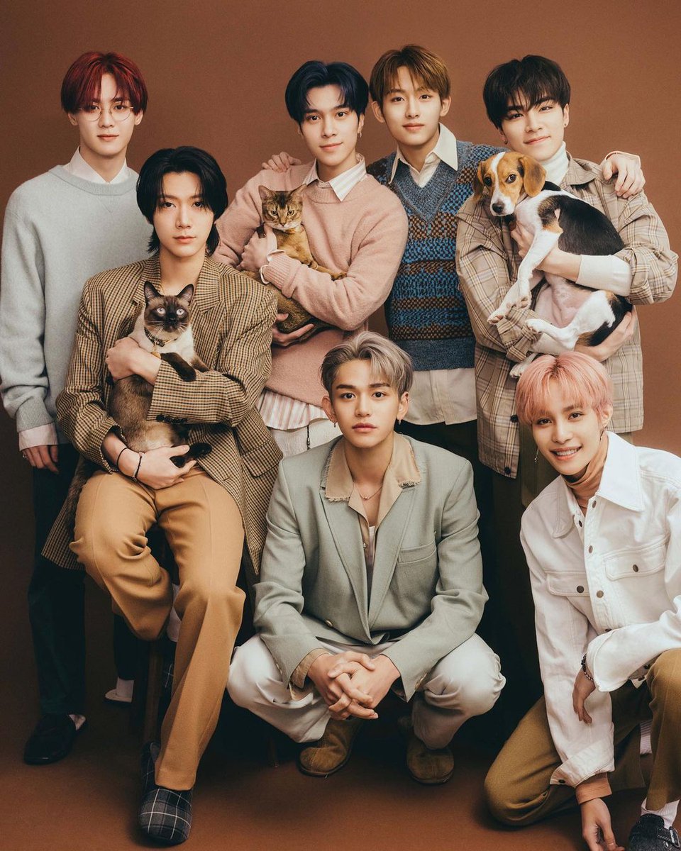 HEANDERIE's tweet photo. Family photo. 🤪 (+ @WINNWlN @YUKHEIWHONG) https://t.co/4D4SSEiIdK