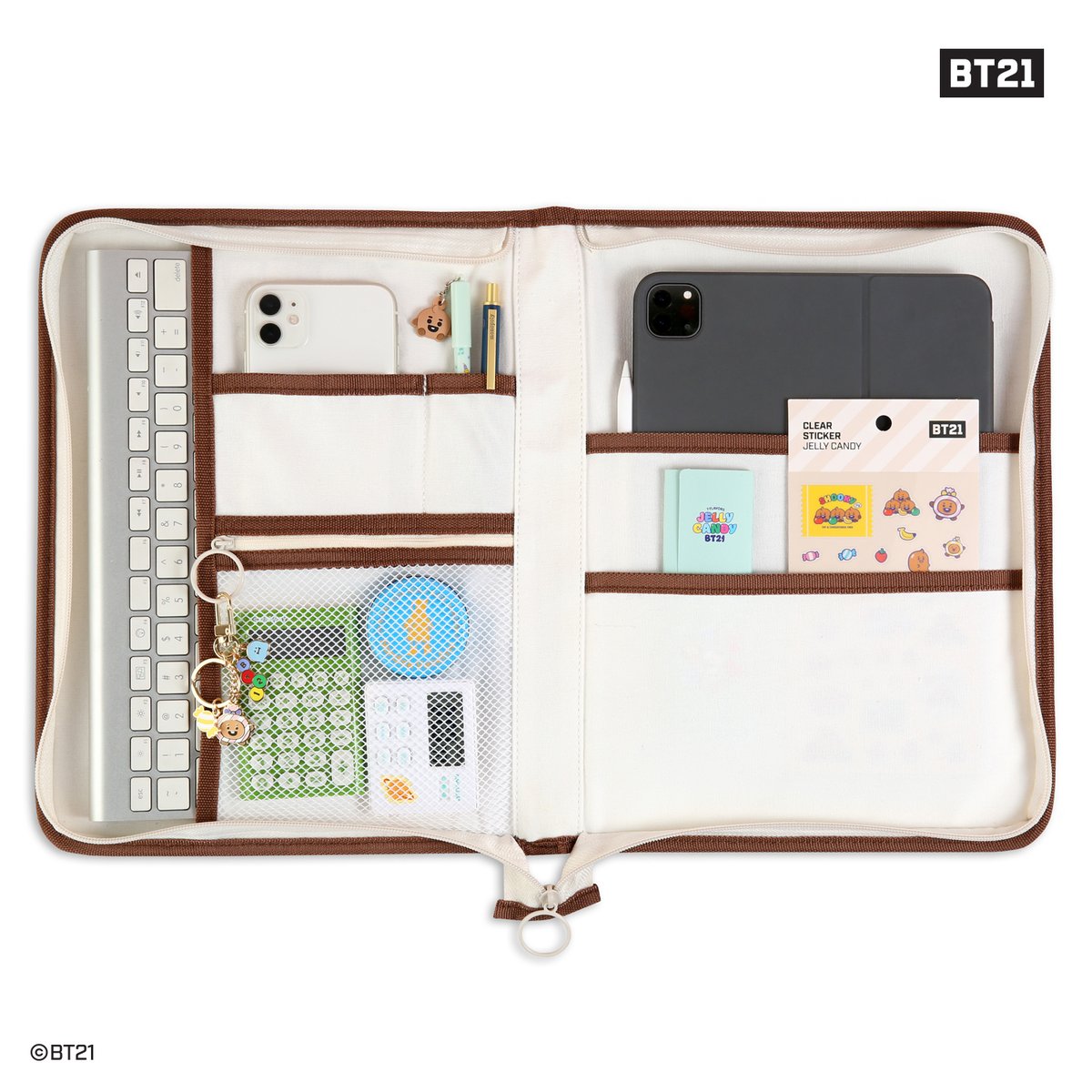 monopoly_design's tweet photo. 🧡BT21 BABY TABLET BOOK POUCH [JELLY CANDY]

#모노폴�� #monopoly #UNIVERSTAR #BT21 #BT21BABY #KOYA #RJ #SHOOKY #MANG #CHIMMY #TATA #COOKY #VAN #TABLETPOUCH #BOOKPOUCH #북파우치 #책파우치 #파우치 #태블릿파우치 #아이패드파우치 #패드파우치 #탭파우치 #NEW https://t.co/AxK7OdBmLU