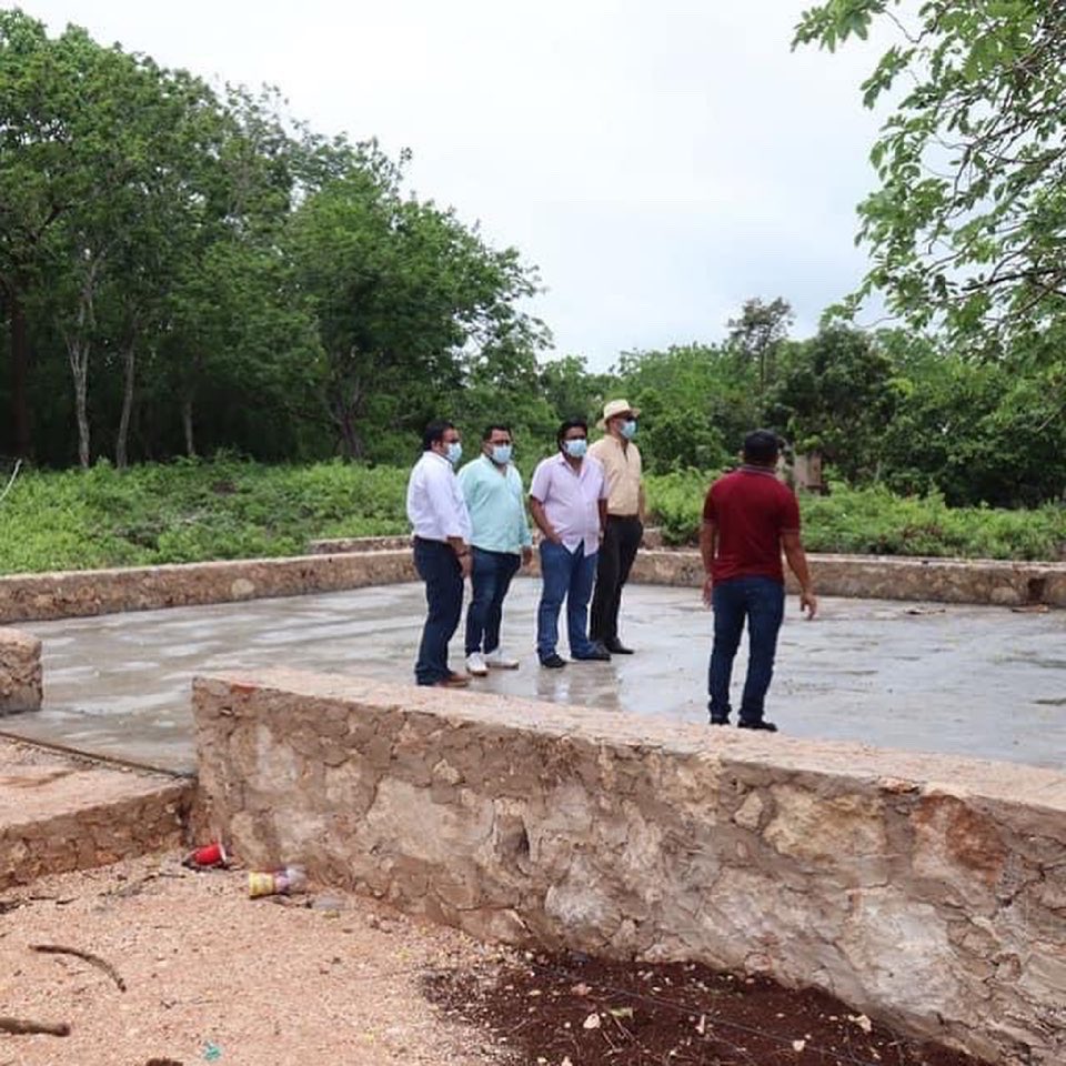 ejas_24's tweet photo. El nuevo espacio deportivo con techumbre en #Xocén y la rehabilitación de la cancha de usos múltiples de #Chamul marchan a buen ritmo.
En #SanAndrésXbac y #ChanyodzonotDos supervisé la construcción de dos nuevos parques infantiles.
#ValladolidSigueAdelante https://t.co/vYtcX899qM