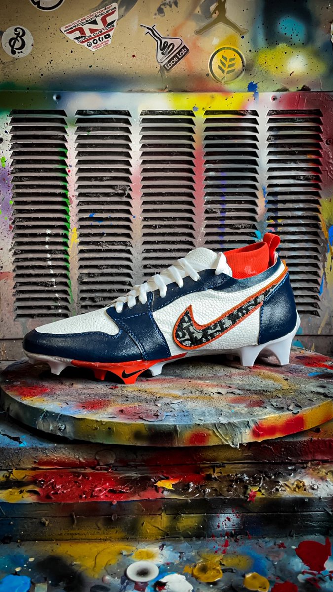 MarvinBaroota's tweet image. Dior 1s for @justnfields