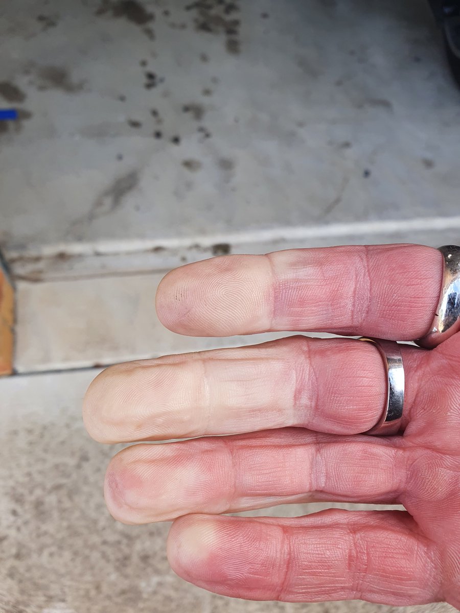 dexta73's tweet image. Was a bit cold this mornin. Winters definitely here.