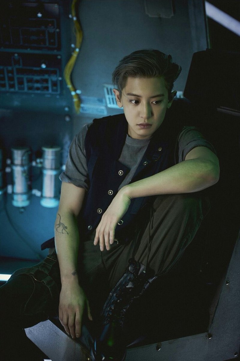 cyhourly's tweet photo. 엑소 찬열  #CHANYEOL #찬열 #チャニョル #灿烈 https://t.co/e1EyACIIJB