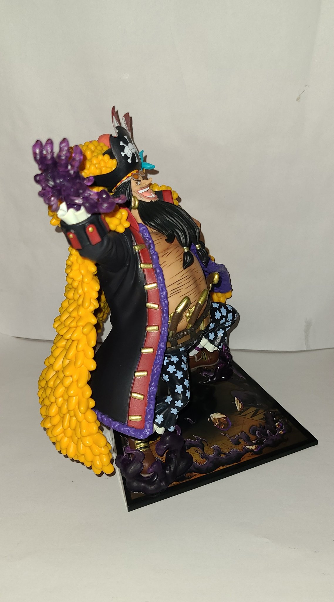 イヌエスタ ダックス エセペインター 一番くじ ワンピース With One Piece Treasure Cruise Vol 2 黒ひげ マーシャル D ティーチ 二年後衣装 右手ヤミヤミが良かったです オススメフィギュアです 一番くじワンピース 黒ひげ フィギュア 一番くじ