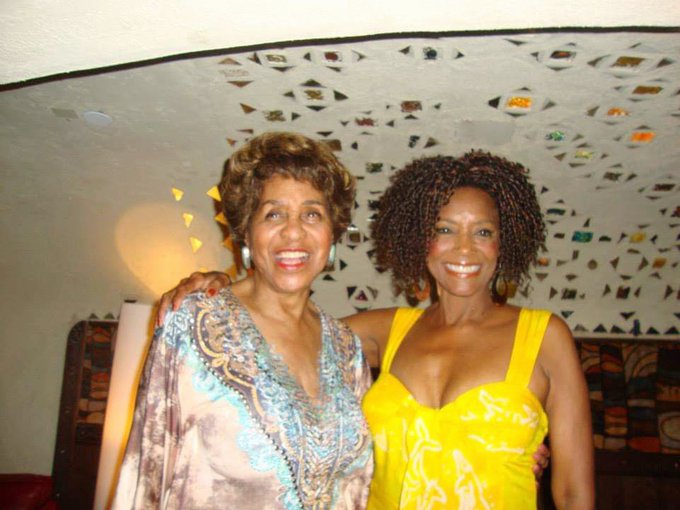 #HappyBirthday  #MarlaGibbs  💋💜🙏 https://t.co/X6SPofRJJA<a href="/tag/happybirthday"class="tags">#HappyBirthday</a><a href="/tag/marlagibbs"class="tags">#MarlaGibbs</a>