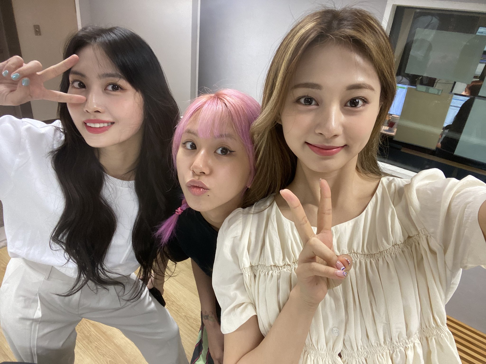 E35O-VdVoAIDQty?format=jpg&name=large