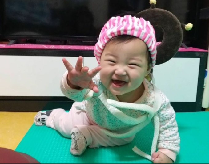 ngonzalez2424's tweet photo. #정인아_미안해
JunGin era una bebé de solo 16 meses que fue adoptada y luego abusada por sus padres adoptivos.
La policía recibió las demandas, pero no hizo nada para detener la injusticia que estaba sufriendo la bebé y por eso.perdió la vida
#SorryJungin https://t.co/LKGLEOugyB
