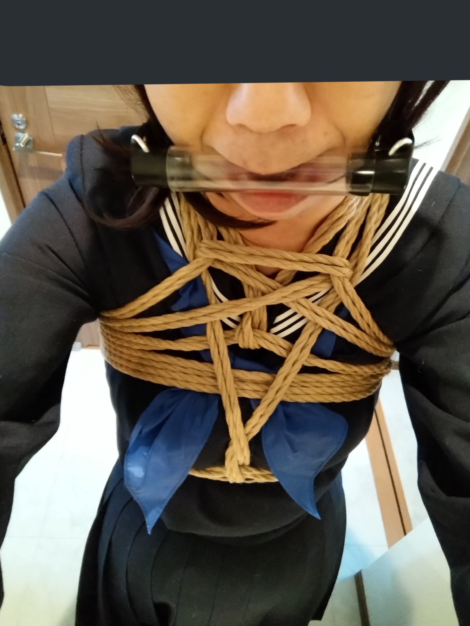 セーラー服女装 緊縛画像 