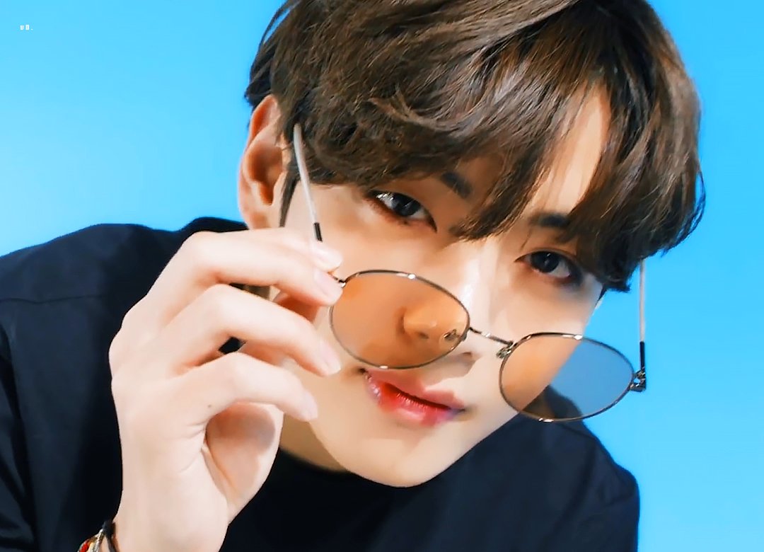 Vday218's tweet photo. #태형 #뷔 #Taehyung #V @BTS_twt https://t.co/pKU3AXMplH