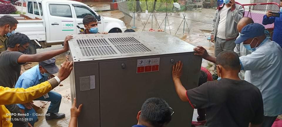 चौरजहारी अस्पतालमा अक्सिजन प्लान्ट स्थापनाको लागि सामान आइ पुगेको छ । यसबाट जाजरकोट, सल्यान, डोल्पा, रुकुम पुर्व र रुकुम(पश्चिम)का जिल्लामा अक्सिजनको आपूर्तिमा सहज हुने छ । यो कार्यमा सहयोग गर्ने सबैलाई धेरै धेरै धन्यवाद ।।