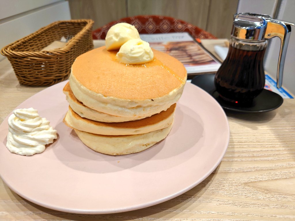 ぼのの チョコチップがいい 祝 パンケーキ約11分で完食 お腹空きすぎて パンケーキ久々に食べるかと思って 食べたらトロトロのパンケーキが美味しすぎた Belle Ville 半熟タイプのパンケーキ4枚 バタートッピング 飲み物は相棒のコーラ パンケーキ ぼのの チョコチップがいい 祝 パンケーキ約11分で完食 お腹空きすぎて パンケーキ久々に食べるかと思って 食べたらトロトロのパンケーキが美味しすぎた Belle Ville 半熟タイプのパンケーキ4枚 バタートッピング 飲み物は相棒のコーラ パンケーキ