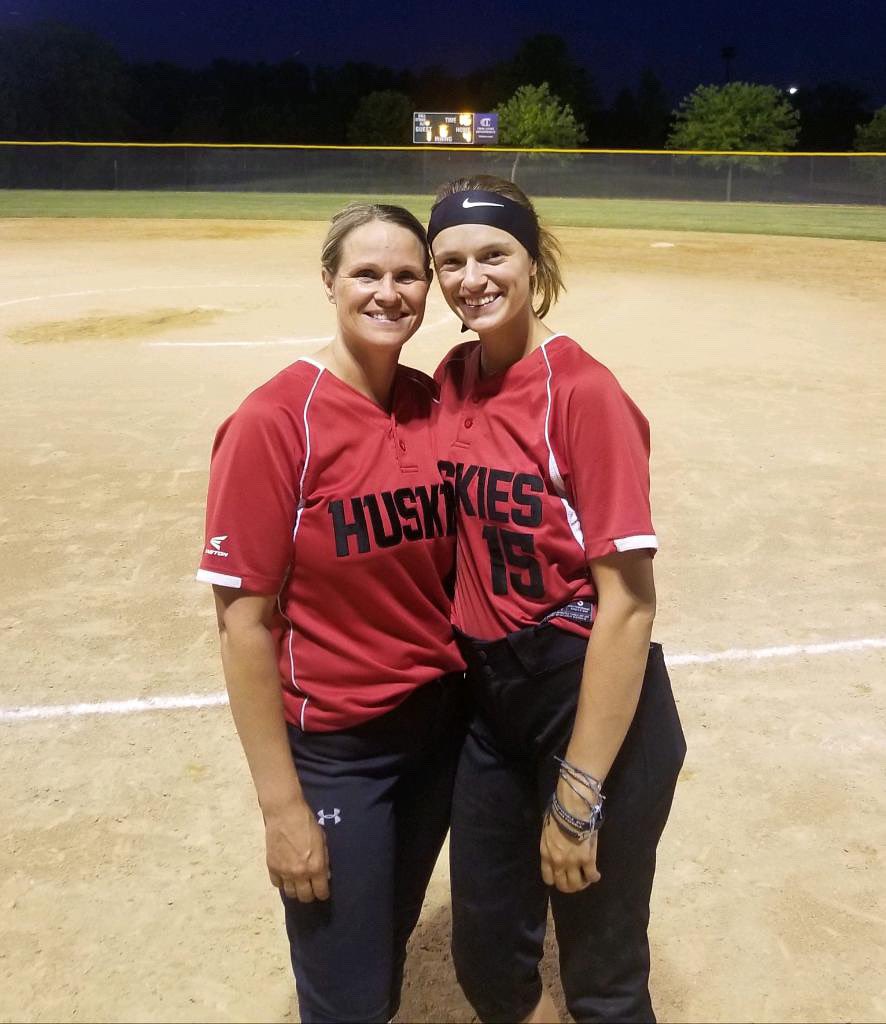 This mom and daughter duo are apart of Kalenda’s Krew! This league is the only chance for these two to play together! How cool! 😆🤩