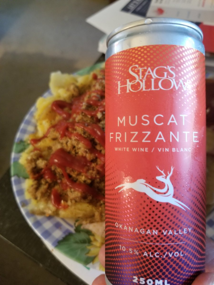 CorkDorks4's tweet photo. Having Turkey Dinner? Stop by a #SaveOnFoods Wine Dept and pick up a @SHWineShop Muscat Frizzante. #ExceptionalTaste. Pairing made for a perfect meal!!!
#ThankYouStags #SupportBC 
#BcWine. https://t.co/kK6S73lfU7