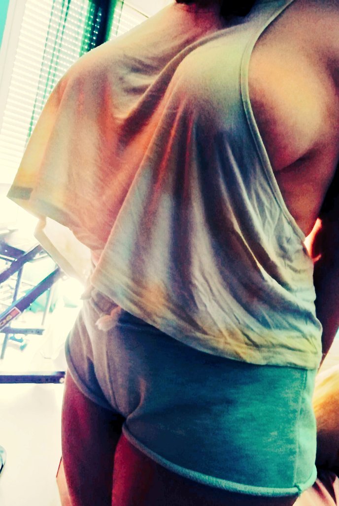 PoleBisex's tweet photo. #MartesDeTetas https://t.co/fRldlH14az