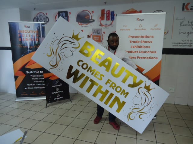 kaya_image's tweet photo. Professionalise your brand with a high quality large format printer that get you: 
🔥 Roll Up Banners 
🏆 Print and cut Stickers 
😍 and many more 

📲📞 078 937 6642 / 073 917 3977
📧 info@kayaimage.co.za https://t.co/GikIWjcsTI