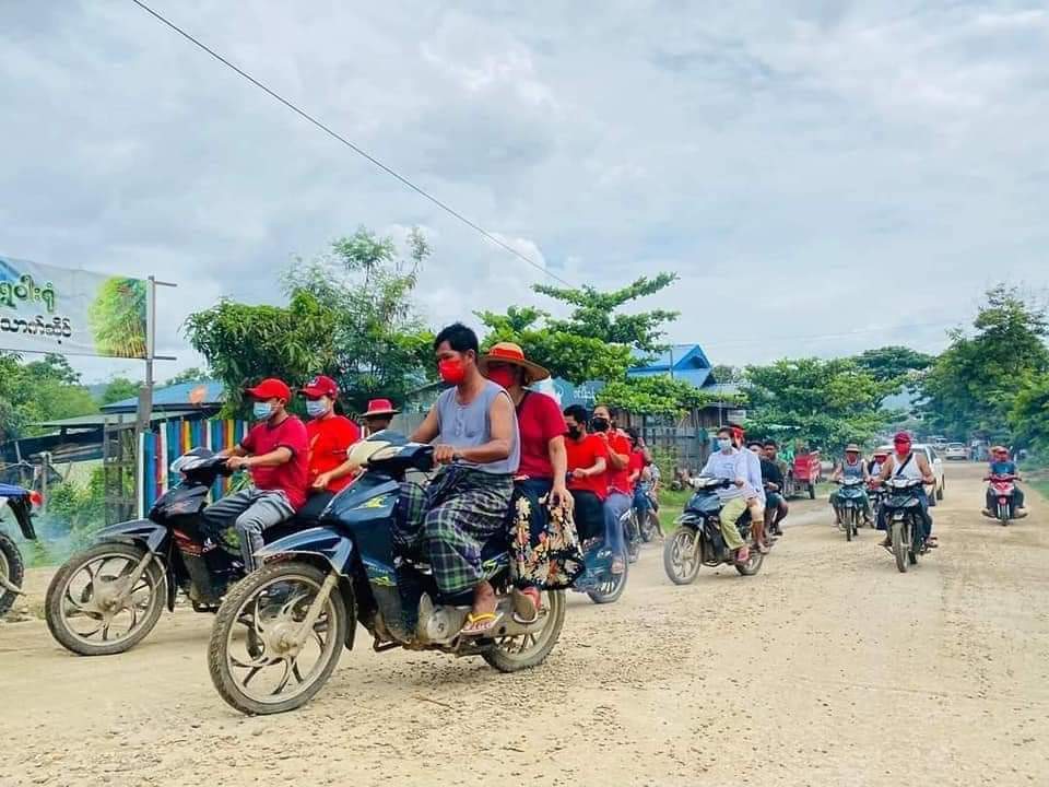 People in Kachin State’s Hpakant took to the streets on their motorbikes to protest against the military regime on Tuesday.  (Photo:CJ) #WhatsHappeningInMyanmar