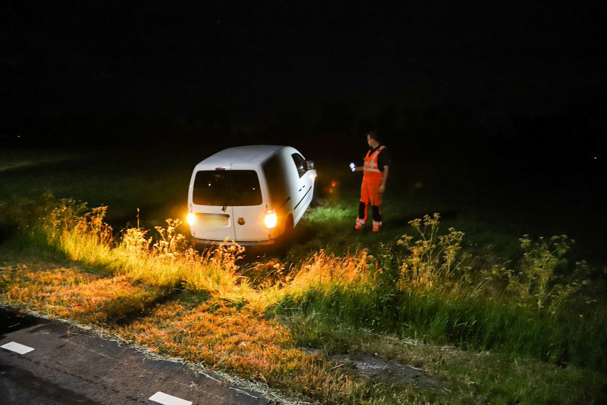 Verdachte omstandigheden bij ongeval in Ureterp; oliespoor leidt naar tweede voertuig - #Friesland -..