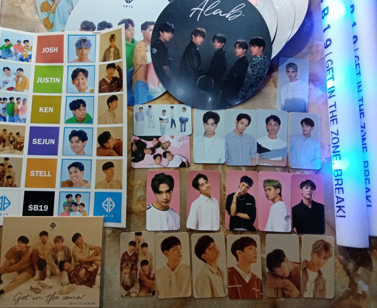 AnaNiPau_'s tweet photo. Deserve mo yan self 🥺💙
(wala na lighstick v2 huhu)

@SB19Official #SB19 https://t.co/zsuJCykKl2