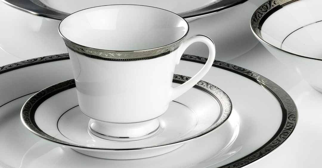 noritakeaus's tweet photo. Deal of the Week ... we have marked down the Regent Platinum (with Salad Plate) to $195 - A unique E-Shop offer with limited stock available! Visit our E-Shop now! #noritakeaus https://t.co/axbL9bx8VL