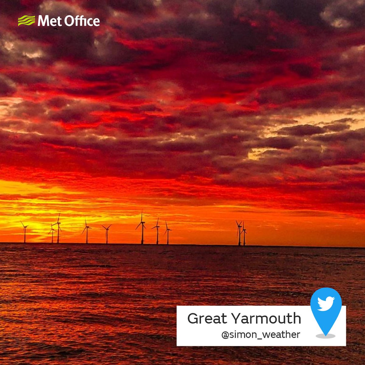 metoffice's tweet photo. Check out the spectacular sunrise from Great Yarmouth this morning!

📷 @simon_weather https://t.co/KM5oVyPBKh
