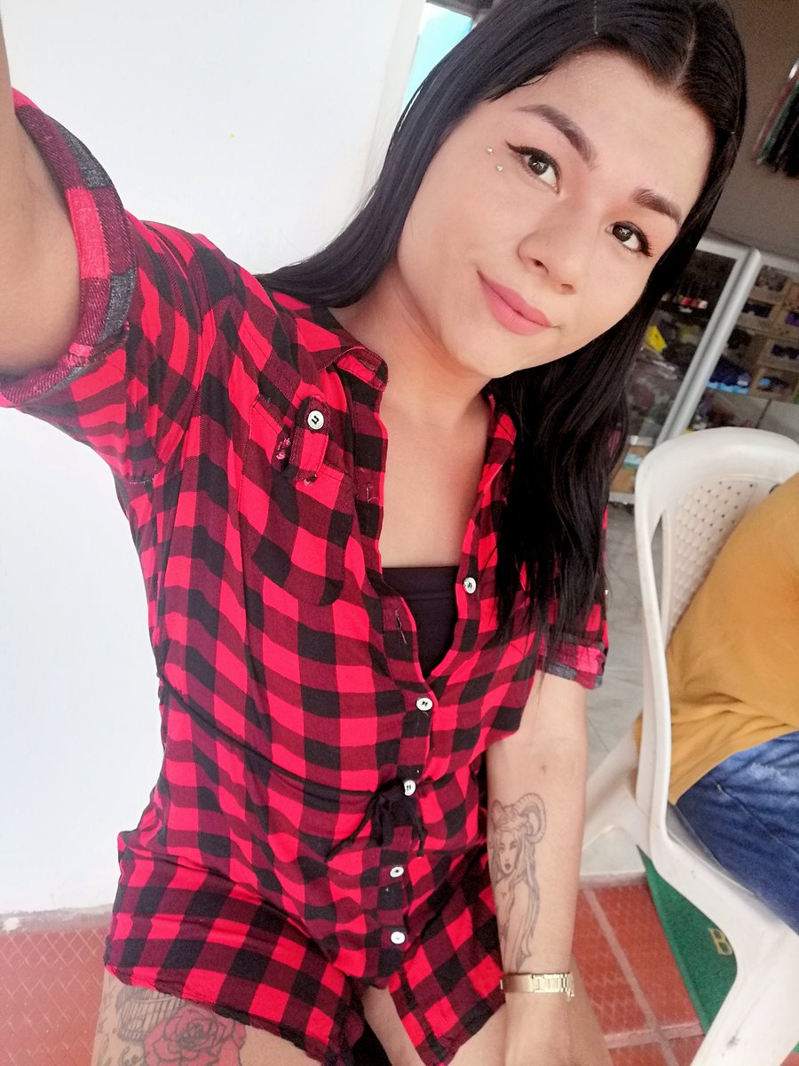 Angeliq19665256's tweet photo. I'm sitting here in front of my new own #beautystore. Funkelndes Herz

#shemale #tgirl #OnyFans #beauty #makeup #store #shop https://t.co/MdbUkn4WZ8