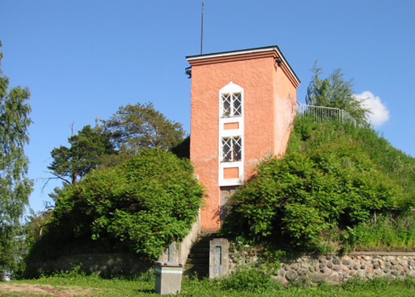 Yrittäjä! Haluaisitko hyödyntää yrityksesi toiminnassa Niinivaaran vanhaa vesisäiliötä? Vielä tänään 15.6. klo 15 saakka ehdit ilmoittautua to 17.6. esittelytilaisuuteen. bit.ly/2SR1WjD <a href="/Joensuu_fi/">Joensuun kaupunki</a> #Joensuu #pohjoiskarjala