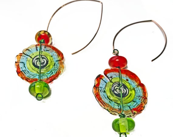 hvaradhan's tweet photo. Dangle Earrings, Lamp Works https://t.co/yPZTQRmCfC via @EtsySocial #beaded necklace #metal beaded ncklace #DiskBead #LargeBead https://t.co/BQIzaBbLxK