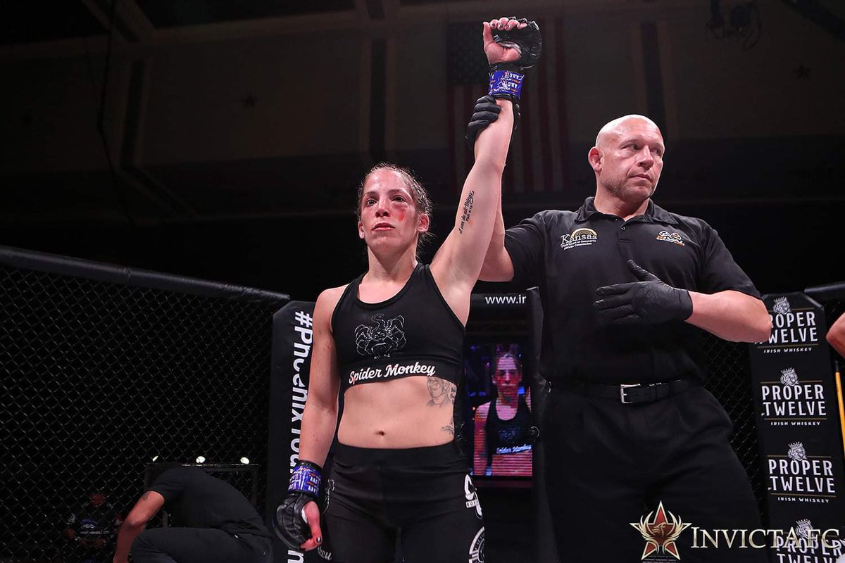 realspidrmonkey's tweet photo. This weekend was awesome ๐ฅ Getting to fight two women in one nightโ One of them being the #1 Contender๐ฅIโm right where Iโm meant to be โ๐ป Thank you @InvictaFights ๐๐ป #invictafc #phoenixseries #wmma #mma #realspidermonkey #atomweight #femalefighter https://t.co/aeZeIakgyt