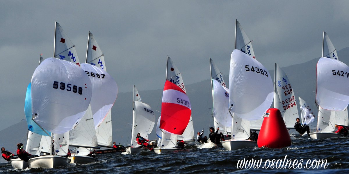 ¡Feliz Día Mundial del Viento! Que mejor manera para celebrarlo que desde un velero⛵. 
#salnes #Galicia #riasbaixas #diamundialdelviento