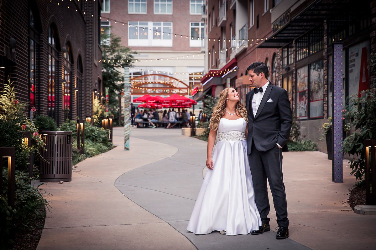Vault634's tweet photo. Cannot believe this was two years ago! Happy Anniversary, Megan & Walter! We are celebrating with you and sending love your way! @megn887 @wjchesla @simplylizphotography #HappyAnniversary #SignatureEvents https://t.co/LIh6v7lF5E