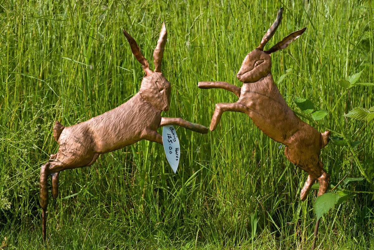 lflandart's tweet photo. A selection from the wide variety of makers exhibiting this year including:
Dee McNamara
Andy Stevenson
@jaxsartswillow 
Jenny Ames
-
Photographs @duncanwshepherd
#artinthegarden #gardensculpture #gardenart #metalsculptures #ceramicsculptures #naturalsculptures #glasssculptures https://t.co/h9XbO5J07T