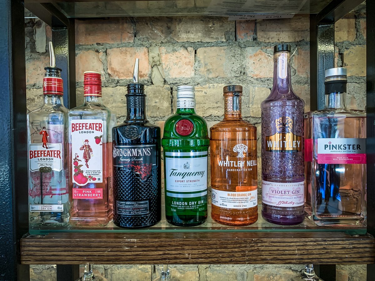 Feeling gin-erous? We've got a gorgeous selection to suit all tastes! #lovebeerlovethetap #loveginlovethetap #craftbeer
