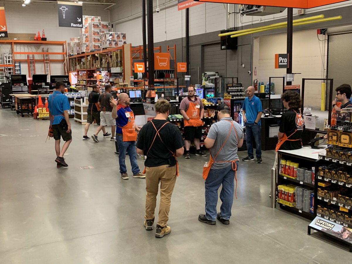 Pro SASM extraordinaire <a href="/jefflimle/">Jeffery Limle</a> teaching a great #ProXtra class at #THD2209’s morning meeting!  #D175Pro @BobPold <a href="/CampSweenScott/">Scott Sweeney</a> <a href="/HinckJ/">Mike Hinck</a> <a href="/EgnaticJ/">Jeff Egnatic</a> @JCA4629 <a href="/SarahProQueen/">Sarah Hall</a> <a href="/KellyConnors7/">Kelly Connors</a> @jtrievespro