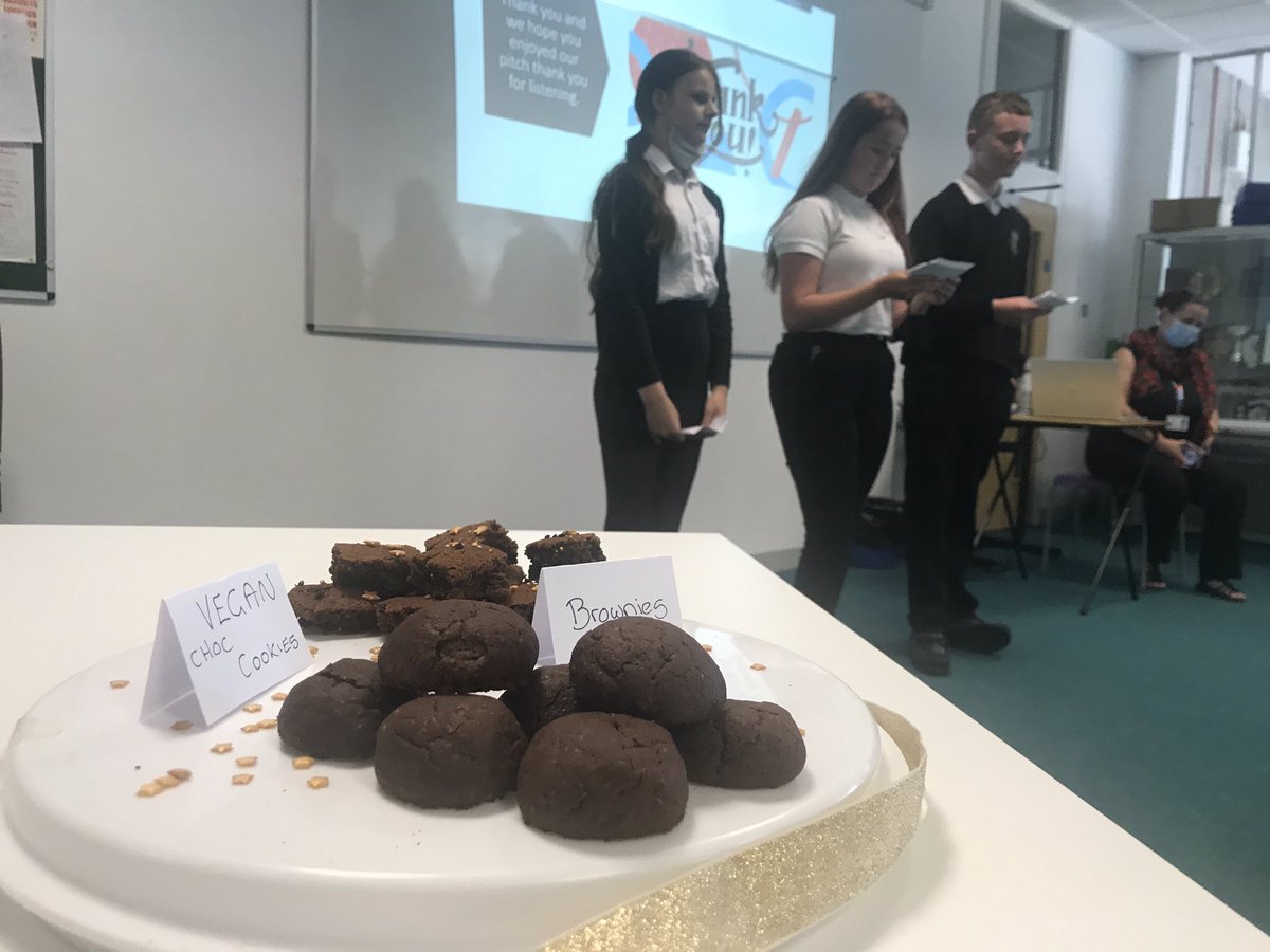 Some very delicious business ideas at <a href="/BryntirionComp/">BryntirionComp</a> today, all in aid of @VelindreCC💡😍 

#LionsDenChallenge <a href="/BryntirionSCC/">Bryntirion Skills Mr Rowe</a> <a href="/CareersWales/">Careers Wales</a>