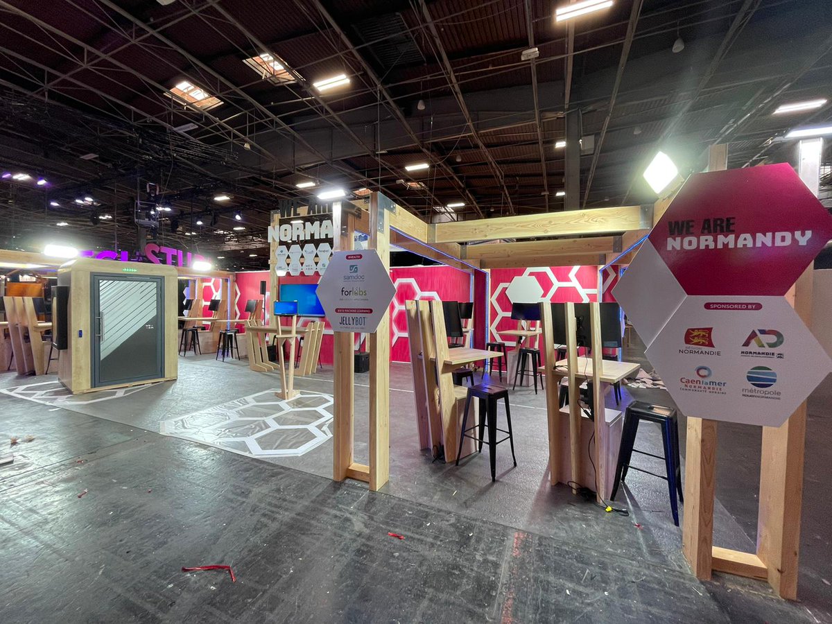 n_w_x's tweet image. [🚀 #VIVATECH] Atterrissage imminent pour la délégation #WeAreNormandy @VivaTech ! Le stand K22 se dévoile...On vous donne rendez-vous dès demain pour découvrir nos belles innovations normandes !

#Innovation #Normandie #Numérique
