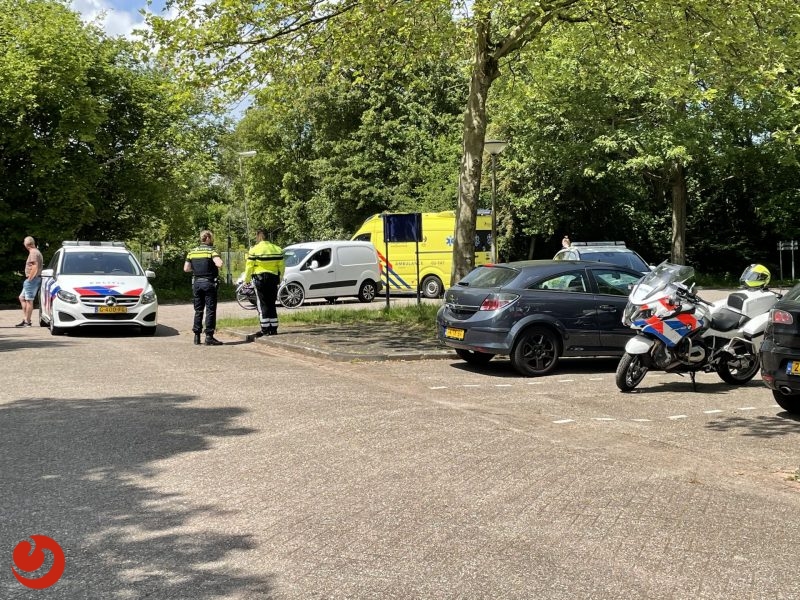 Fietsster gewond bij aanrijding met busje in Leeuwarden