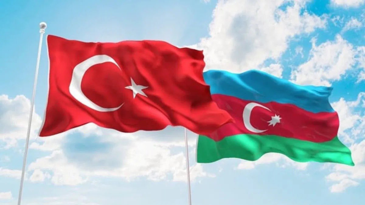 'İki Devlet, Bir Millet'

Can Azerbaycan‘ın Milli Kurtuluş Günü Kutlu Olsun.

#AzerbaycanMilliKurtuluşGünü 🇦🇿