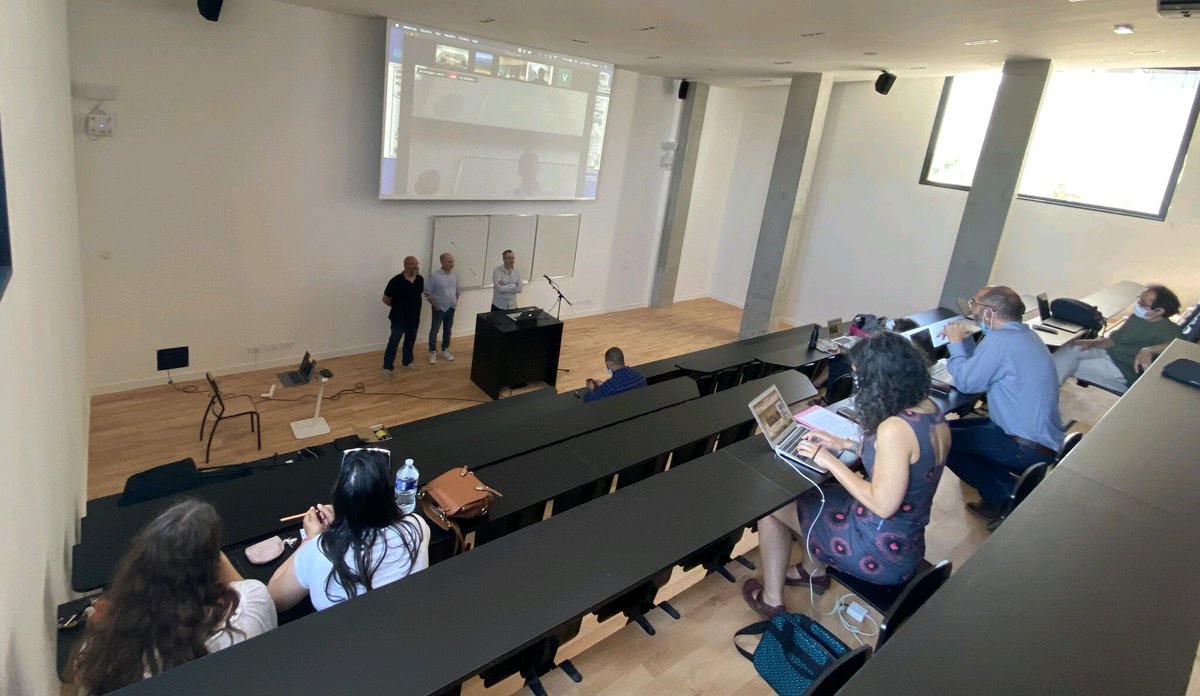 EURCreates's tweet photo. 🎭 Symposium DANTEMUS : Dialogue des Arts, Nouvelles Technologies, Musique, Scène. Partie 2 Journée 2 
👁️RDV ce matin dès maintenant sur notre chaîne youtube https://t.co/BY0azOBqcA suivi du spectacle "Le Petit Théâtre du Bout du Monde Opus 2", @TheatreMassue @Cirm_Nice @ineupup https://t.co/meZl50amHP