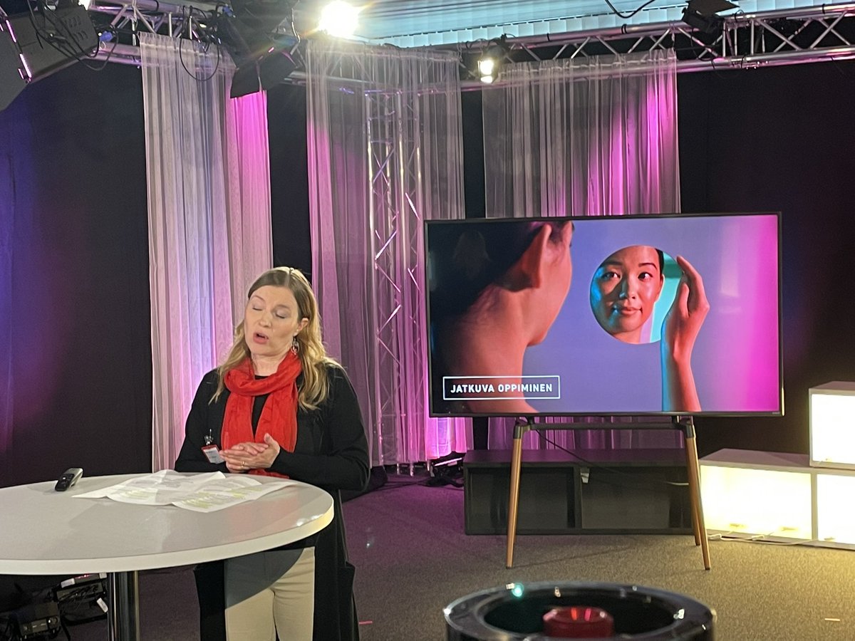 MinnaHelle's tweet photo. Annamme puitteet ja paljon mahdollisuuksia opiskelulle ja uuden oppimiselle, mutta motivaation täytyy löytyä ihmisistä itsestään. Emme pakota. Kannustamme ja annamme päätäntävallan sekä vastuun yksilöille. Jaana Anglé @AlfameSystems 
#valoatyöhön #jatkuvaoppiminen @TechFinland https://t.co/M1j2jPEKAW