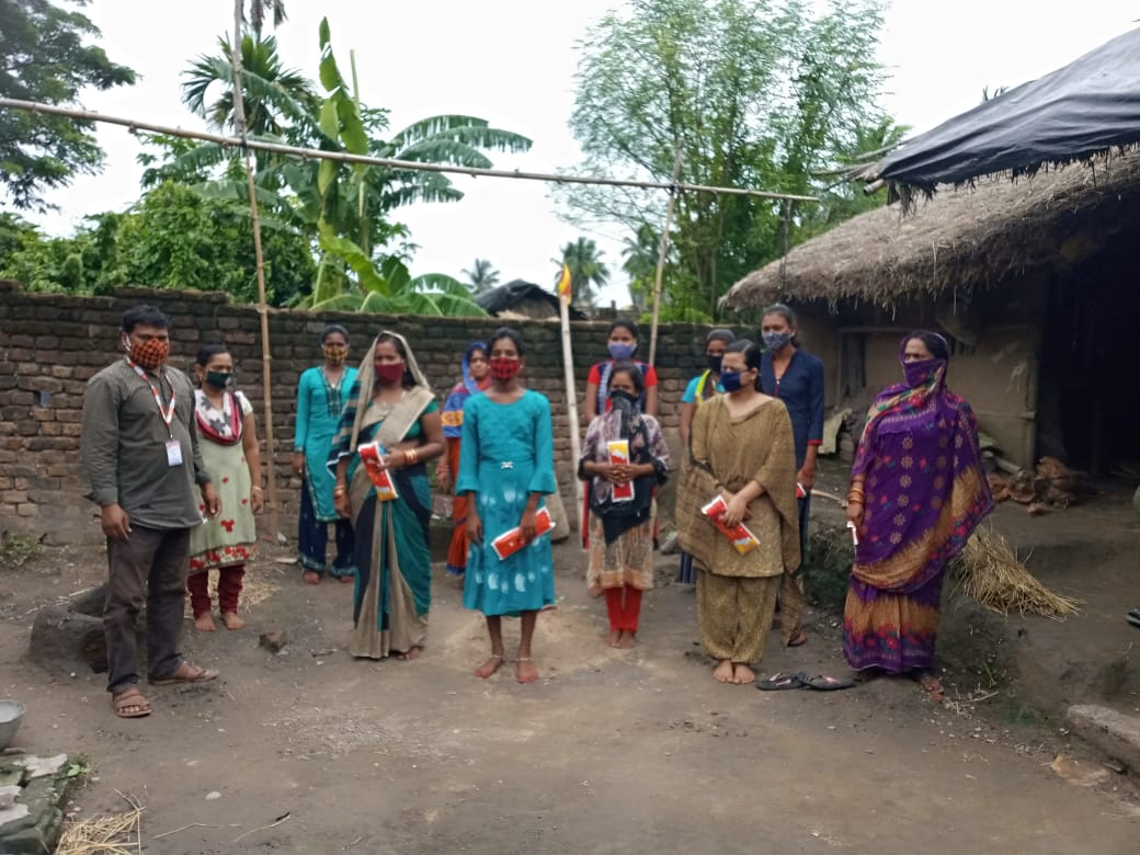 SankarShan3235's tweet photo. raja parba celebration odisha ,csc khandasahi,gp-rahangagorada, blok-gop, dist-puri https://t.co/B1hn9MFosO