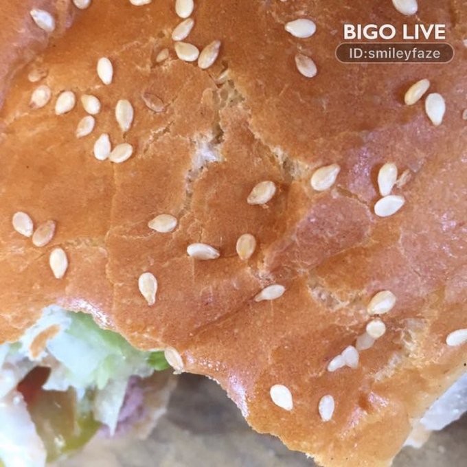 Come hangout with me on #BIGOLIVE https://t.co/pKJlZloX2a https://t.co/X0MZu9Grhl<a href="/tag/bigolive"class="tags">#BIGOLIVE</a>