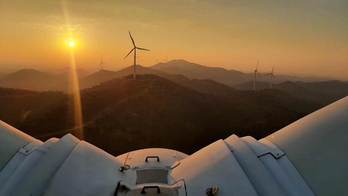 Happy #GlobalWindDay! 🌍
🏆 The final is here! 🏆
Vote now between:
✅Agios Georgios in Greece 🇬🇷
✅Harapanahalli in India 🇮🇳
to determine which site will be crowned your favourite #Vestas' wind farm🗳️!