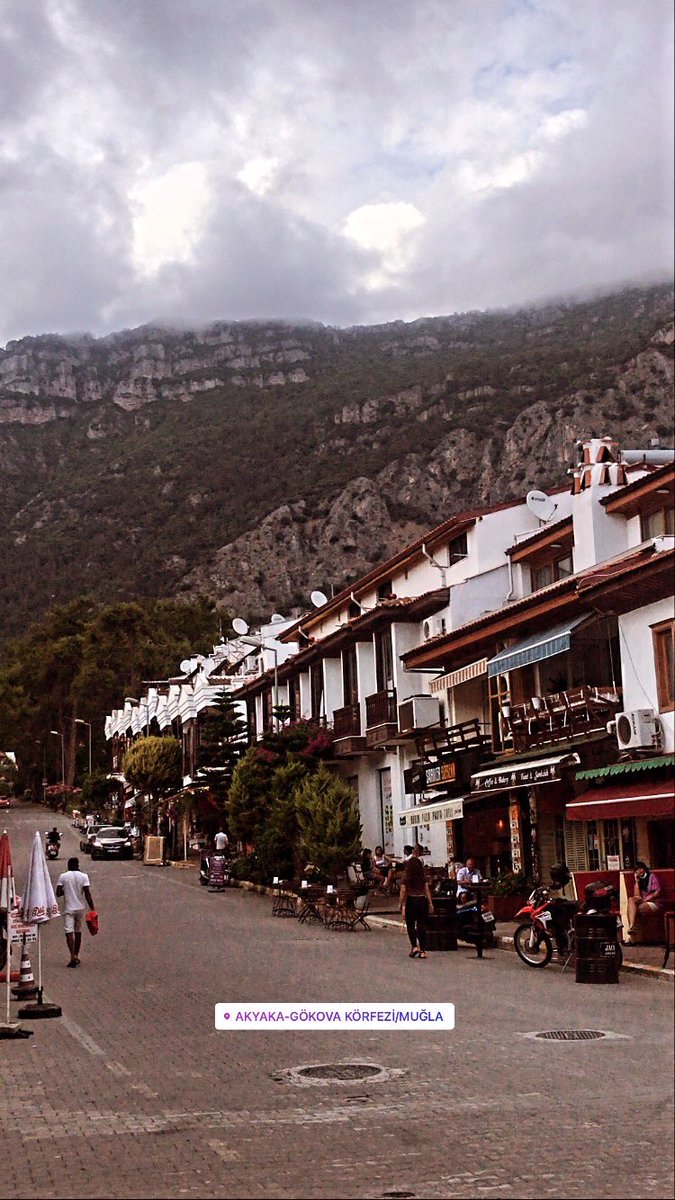 Yok mu buralardan kimse tanışalım?