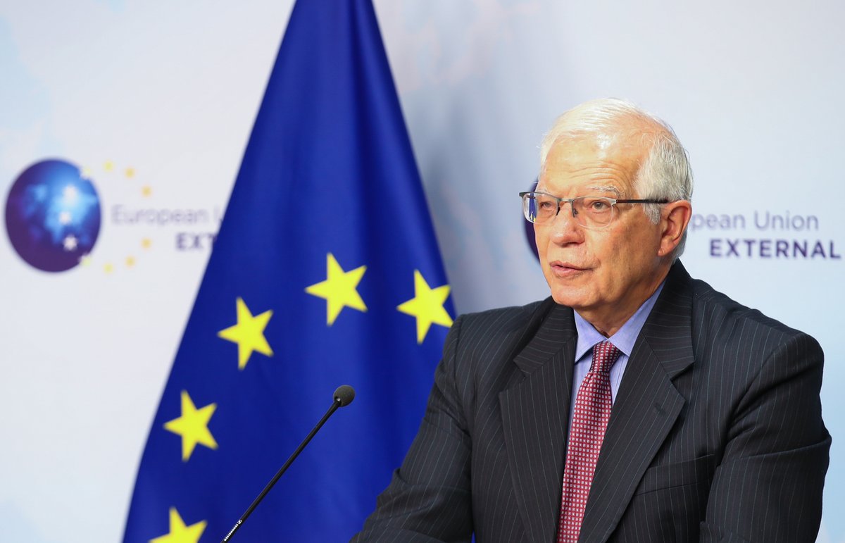 eu_eeas's tweet photo. Today HR/VP @JosepBorrellF welcomes @avucic and @albinkurti in Brussels for the Belgrade-Pristina Dialogue. 

📺 Watch his doorstep: https://t.co/SmfWqKvhcW

📄 Read the full remarks: https://t.co/PKtk8hp8fI https://t.co/KmSOkzIDSB