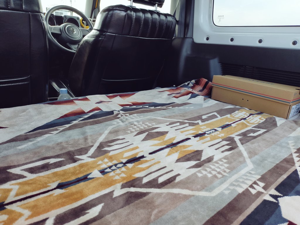 とっきー ジムコザ Damd Inc ジムニーの荷室は やっぱりペンドルトン安定ですよね っ 何か敷かないと荷物滑るし 笑 楽天スーパーセールで 安く買えたので満足 T Co Uwjeg13c3i Twitter